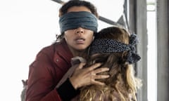 BIRD BOX BARCELONA Press publicity film still (L to R) GEORGINA CAMPBELL as CLAIRE, NAILA SCHUBERTH as SOFÍA in BIRD BOX. Cr. LUCIA FARAIG/NETFLIX © 2022