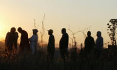 voters wait to cast their ballots in Zimbabwe’s run-off presidential election in Harare in June 2008