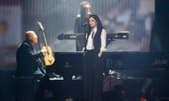 BRIT AWARDS 2016 - The Show<br>LONDON, ENGLAND - FEBRUARY 24:  Lorde performs a tribute of David Bowie live on stage at the BRIT Awards 2016 at The O2 Arena on February 24, 2016 in London, England.  (Photo by Samir Hussein/Redferns)