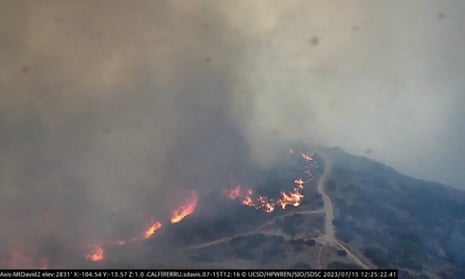 Wildfire rips through California valley as seen in timelapse video