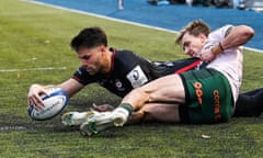 Saracens’ Sean Maitland scores his side's fifth try despite the attentions of John Porch