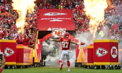 New York Jets v Kansas City Chiefs<br>KANSAS CITY, MO - SEPTEMBER 25: Tight end Travis Kelce #87 of the Kansas City Chiefs is introduced to the fans before the game against the New York Jets at Arrowhead Stadium on September 25, 2016 in Kansas City, Missouri. (Photo by Peter Aiken/Getty Images)