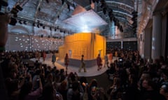 Anya Hindmarch - Runway - LFW September 2017<br>LONDON, ENGLAND - SEPTEMBER 17: A model walks the runway at the Anya Hindmarch show during London Fashion Week September 2017 on September 17, 2017 in London, England. (Photo by John Phillips/BFC/Getty Images for The British Fashion Council)