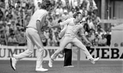 Benson and Hedges Cup Semi Final - Hampshire v Gloucestershire<br>Mike Procter bowling for Gloucestershire in the Benson and Hedges Cup Semi Final between Hampshire and Gloucestershire at the County Ground, Southampton, 22nd June 1977. (Photo by Patrick Eagar/Popperfoto via Getty Images/Getty Images)