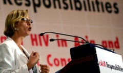 FILE PHOTO: Beyer speaks during a conference in New Delhi<br>FILE PHOTO: Georgina Beyer, the world's first transsexual mayor and a Labour member of parliament in New Zealand, speaks during a conference in New Delhi September 26, 2006. REUTERS/Vijay Mathur/File Photo