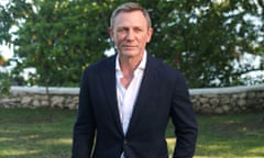 FILE PHOTO: Actor Daniel Craig poses for a picture during a photocall for the British spy franchise’s 25th film set for release next year, titled “Bond 25” in Oracabessa, Jamaica April 25, 2019. REUTERS/Gilbert Bellamy/File Photo
