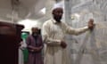 A video of an Indonesian imam stoically reciting evening prayers in Bali as a deadly earthquake struck the neighbouring island of Lombok has gone viral