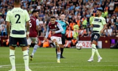 Philippe Coutinho shoots at goal