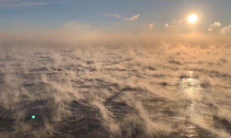 Lake Michigan like a 'boiling cauldron' as temperatures plummet in Chicago – video