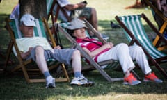 London Set For Longest Heatwave In 20 Years<br>LONDON, UNITED KINGDOM - JUNE 20: People enjoy the warm weather in Green Park on one of the hottest days of the year on June 20, 2017 in London, England. PHOTOGRAPH BY Adam Gray / Barcroft Images London-T:+44 207 033 1031 E:hello@barcroftmedia.com - New York-T:+1 212 796 2458 E:hello@barcroftusa.com - New Delhi-T:+91 11 4053 2429 E:hello@barcroftindia.com www.barcroftimages.com