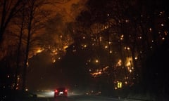 Wildfires alongside highway, Gatlinburg, Tennessee, US