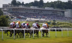 Sandown Races<br>ESHER, ENGLAND - JUNE 17: A general view as runners race up the straight five furlong course at Sandown racecourse on June 17, 2017 in Esher, England. (Photo by Alan Crowhurst/Getty Images)