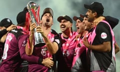 Essex Eagles v Somerset: Vitality Blast T20 Final<br>BIRMINGHAM, ENGLAND - JULY 15: Lewis Gregory of Somerset lifts the Vitality Blast T20 trophy alongside team mates following the Vitality Blast T20 Final between Essex Eagles and Somerset at Edgbaston on July 15, 2023 in Birmingham, England. (Photo by Harry Trump/Getty Images)