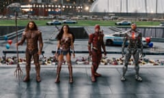 Jason Momoa, Gal Gadot, Ezra Miller and Ray Fisher in Justice League.