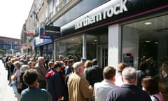 People queue outside Northern Rock in Kingston on 15 September 2007