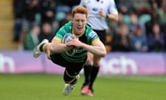 George Hendy of Northampton Saints dives in for their third try.