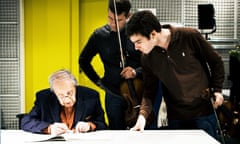 Pierre Boulez working with members of the Diotima Quartet for the revision of the Livre pour Quatuor in 2012.