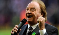 Gerry Marsden sings prior to Liverpool v Blackburn Rovers in 2010.