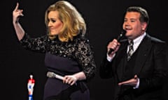 Adele gives the finger at the 2012 Brit awards