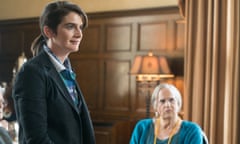 Transparent, Season 2 Amazon Video press image Gaby Hoffman as Ali Pfefferman and Jeffrey Tambor as Maura Pfefferman