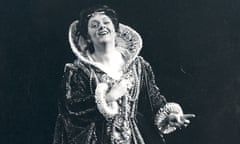 Margaret Curphey for obits Mum 08 Il Trovatore – Margaret Curphey as Leonora – English National Opera early 1970s (sorry, we don’t have a record of the exact date) Dad thinks all the photographs were taken by the Sadlers Wells/ENO in-house photographer.