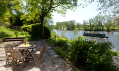 Ferry Cottage, garden ©National Trust Images, John Miller