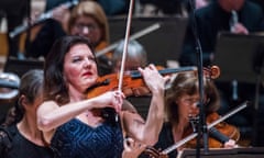 Tasmin Little (Violin) with BBC Symphony Orchestra with Edward Gardner conducting @ Barbican Hall (Opening 07-01-17) ©Tristram Kenton 01/17 (3 Raveley Street, LONDON NW5 2HX TEL 0207 267 5550 Mob 07973 617 355)email: tristram@tristramkenton.com