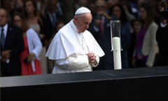Pope Francis Visits 9/11 Memorial And Museum In Lower Manhattan<br>NEW YORK, NY - SEPTEMBER 24: Pope Francis pauses to pray during a visit to Ground Zero on September 25, 2015 in New York City. Francis visited Ground Zero following his address at the United Nations. The interfaith prayer service will include Muslims, Jews, Christians, Sikhs and Hindus. The Pope will also meet with family members of victims who were killed in the 9/11 terrorist attacks. (Photo by Spencer Platt/Getty Images)