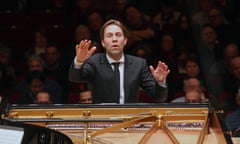 Leif Ove Andsnes leading the Mahler Chamber Orchestra in all-Beethoven Program at Carnegie Hall on Monday night, February 23, 2015.(Photo by Hiroyuki Ito/Getty Images)