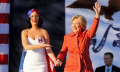 Democratic Presidential Candidates Attend Iowa Jefferson-Jackson Dinner<br>DES MOINES, IA - OCTOBER 24:  (CHINA OUT, SOUTH KOREA OUT)  Singer Katy Perry and  Democratic presidential candidate Hillary Clinton wave to supporters outside the Iowa Events Center before the start of the Jefferson-Jackson dinner on October 24, 2015 in Des Moines, Iowa. The three major candidates seeking the Democratic nomination for president are expected to attend the dinner, a major annual fundraiser for Iowa's Democratic Party. (Photo by The Asahi Shimbun via Getty Images)