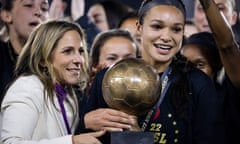 Kansas City Current v Portland Thorns FC - 2022 NWSL Championship<br>WASHINGTON, DC - OCTOBER 29: Jessica Berman National Womens Soccer League Commissioner presents the Player of the Match to Sophia Smith #9 of the Portland Thorns FC after winning the National Womens Soccer League Championship Match against Kansas City Current at Audi Field on October 29, 2022 in Washington, DC. (Photo by Ira L. Black/Getty Images)