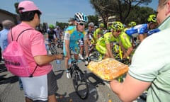Giro d'Italia Peloton  meal break