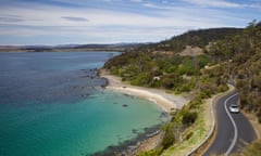 The road to Bicheno, located north of the Freycinet Peninsula, on Tasmania’s east coast