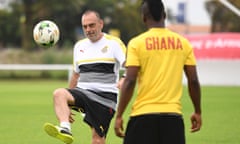 Ghana’s Israeli coach Avram Grant (L) takes part in a training session in Port-Gentil on January 18, 2017, during the 2017 Africa Cup of Nations football tournament in Gabon. / AFP PHOTO / Justin TALLISJUSTIN TALLIS/AFP/Getty Images