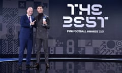 The Best FIFA Football Awards 2021<br>ZURICH, SWITZERLAND - JANUARY 17: FIFA President Gianni Infantino presents the FIFA Special Best Men's award to Cristiano Ronaldo during the Best FIFA Football Awards 2021 on January 17, 2022 in Zurich, Switzerland. (Photo by Harold Cunningham/FIFA)