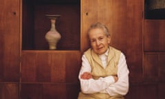Lucie Rie with a pot