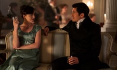 Dakota Johnson as Anne Elliot and Henry Golding as Mr Elliot in Persuasion.