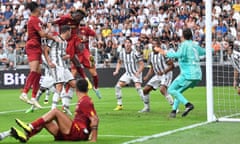  Tammy Abraham crashes home Roma’s equalising goal in their 1-1 draw at Juventus.