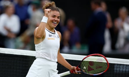 Jasmine Paolini celebrates victory over Emma Navarro