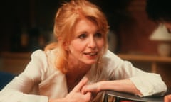 Jane Asher (Diana Harrington) in Making It Better by James Saunders @ Hampstead Theatre. Directed by Michael Rudman. (Opening-11-02-1992) ©Tristram Kenton 02/92 (3 Raveley Street, LONDON NW5 2HX TEL 0207 267 5550 Mob 07973 617 355)email: tristram@tristramkenton.com