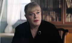 Eddie Izzard as Dr Nina Jekyll.