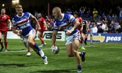 Ryan Hampshire scores Wakefield’s first try