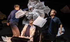 Phelim McDermott, centre, in Tao of Glass by Phelim McDermott and Philip Glass @ Royal Exchange Theatre, Manchester. Part of MIF19. Co Directed by Phelim McDermott and Kirsty Housley. (Opening 12-07-19)