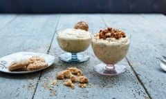 Orange and amaretti yoghurt bowls