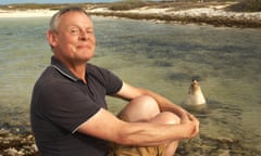 Martin Clunes meets a fur seal on the Ningaloo Reef.