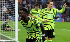 Bukayo Saka celebrates after fireing Arsenal into a three goal lead.