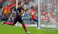 Luis Suárez scores for Barcelona