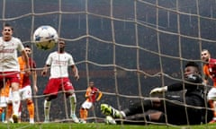 Hakim Ziyech scores Galatasaray’s second goal against Manchester United