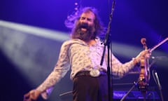 Warren Ellis of Dirty Three performing