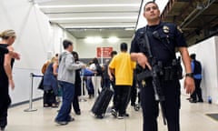 Delayed passengers inside Terminal 7 at Los Angeles International Airport go through TSA security check following a false alarm event in Los Angeles<br>Delayed passengers inside Terminal 7 at the Los Angeles International Airport line up to go through TSA security check following a false alarm event in Los Angeles, California, U.S. August 28, 2016.  REUTERS/Bob Riha Jr